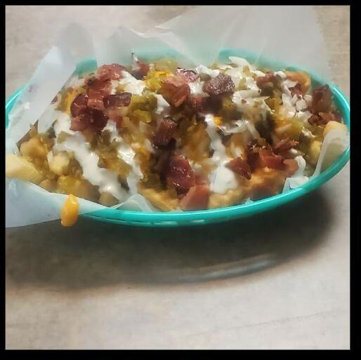 DISCO CHILI CHEESE FRIES